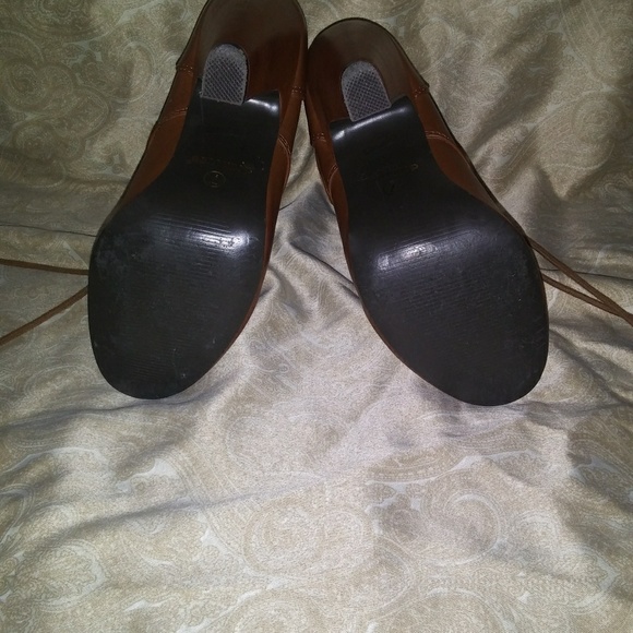 Dollhouse Lace up booties - Picture 4 of 4